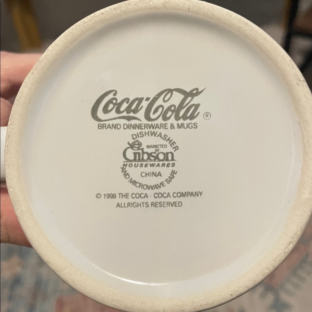 Vintage Coca-Cola Mug with Polar Bears and Blue Sky - Picture 4 of 4
